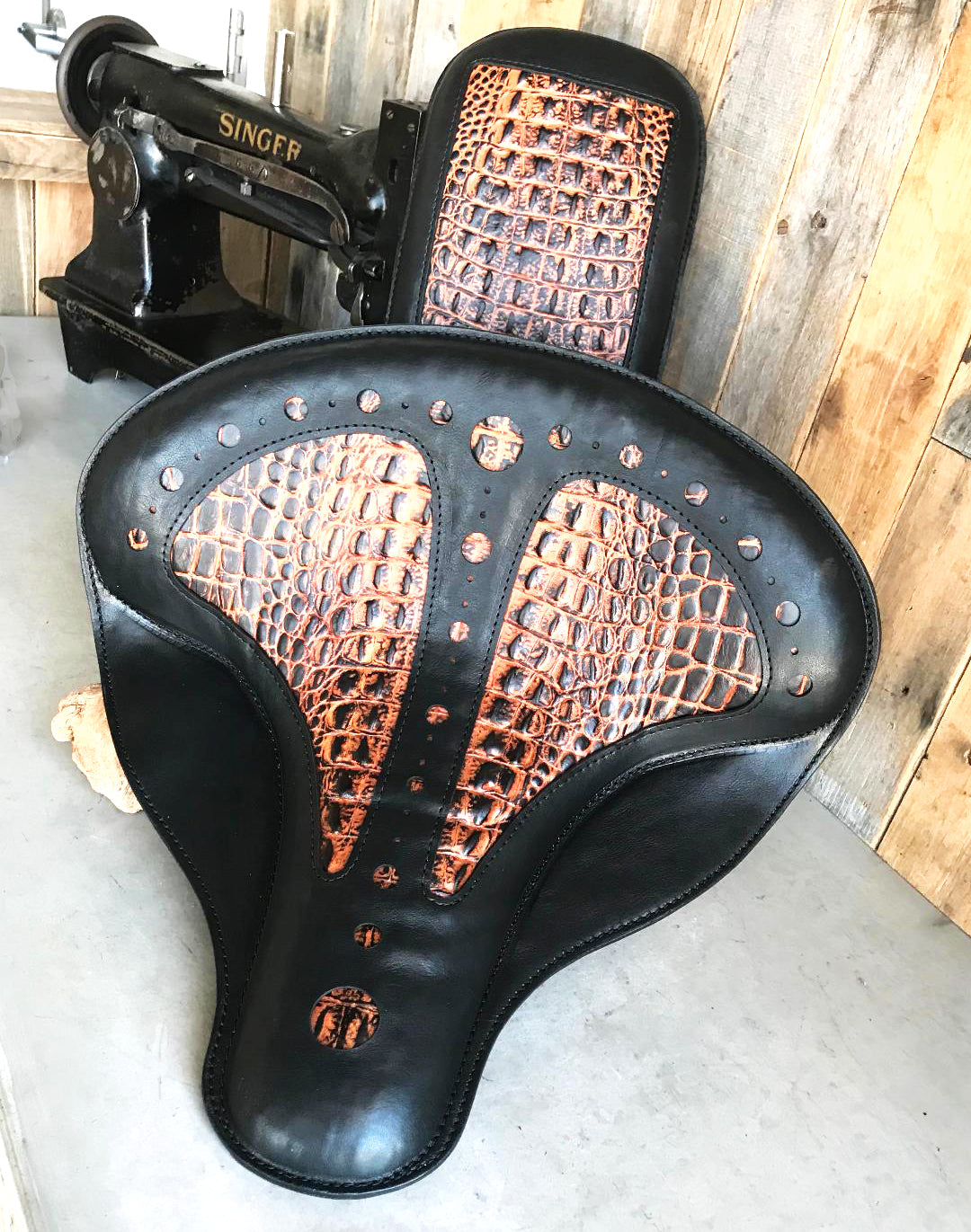 Harley Touring Spring Seat Conversion Mounting Kit 1998-2020 Ant Brn Alligator Window - Mother Road Customs